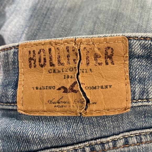 Hollister Light Wash Distressed Skinny Jeans - Size 3R W26 L33 - Picture 7 of 9